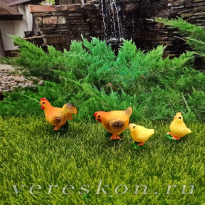 Петух, курочка, цыплята