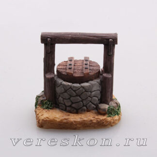 Колодец с крышкой