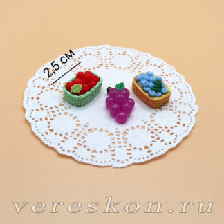 Корзины с ягодами, виноград