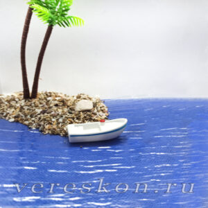 Лодка белая