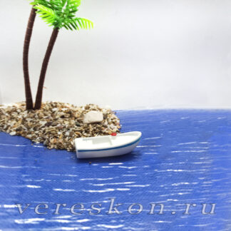 Лодка белая