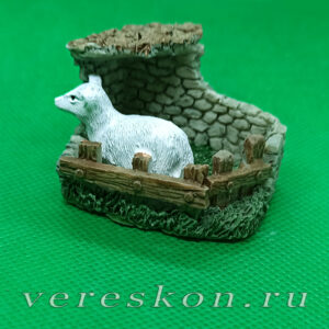 Овечка в загоне