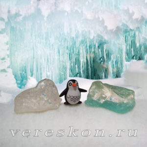 Айсберг малый, пингвин