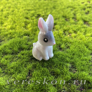 Зайчик серый летний